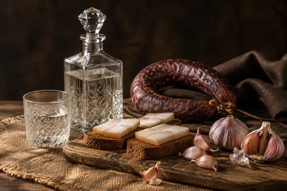 Рецепты, как настоять самогон на травах